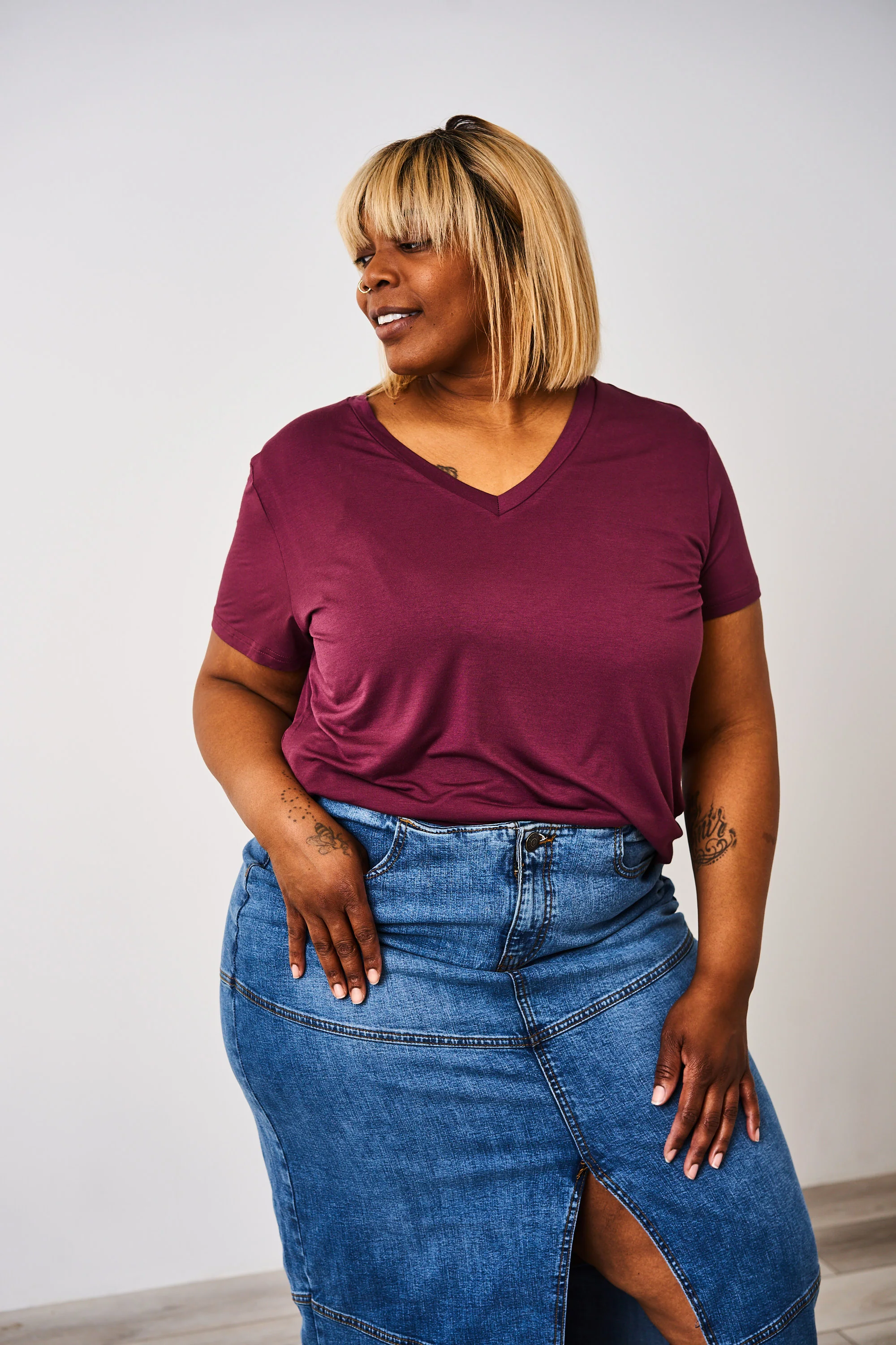 Latched Mama Go-To V-Neck Nursing Tee - Image 4