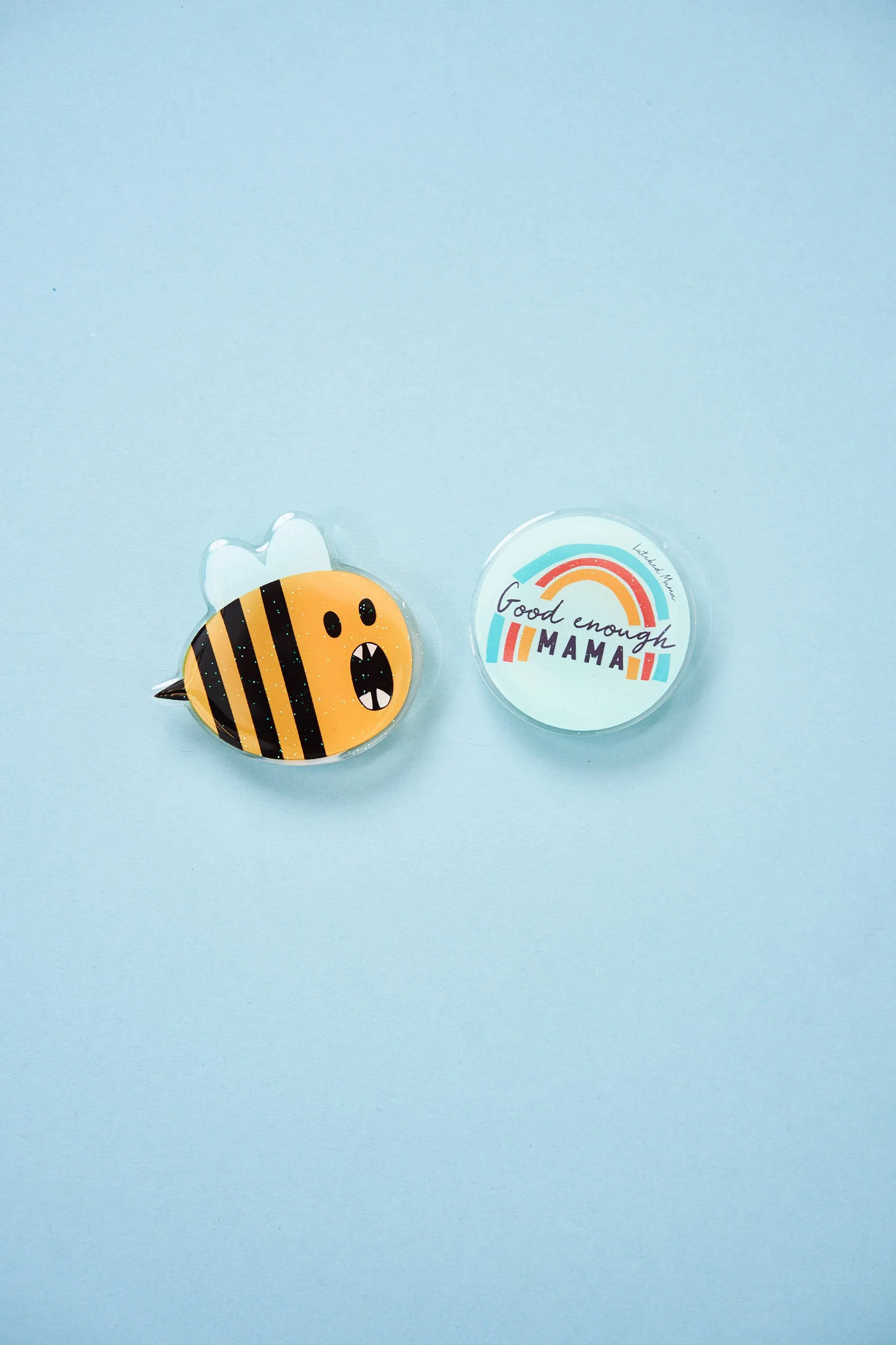 Latched Mama Phone Grip Holder - Image 3