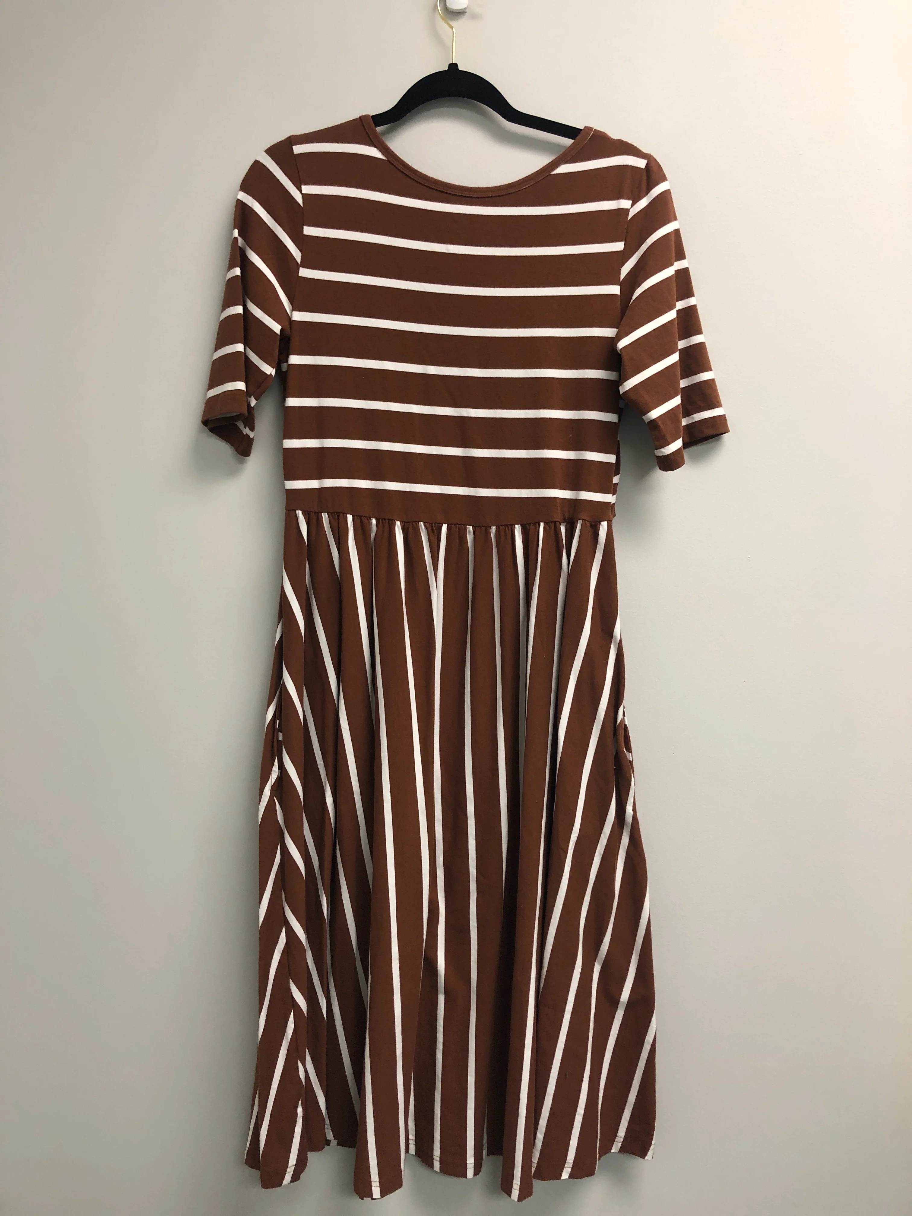 Outlet 6938 - Latched Mama Classic Cotton Nursing Dress - Rust Stripes - Medium - Image 2