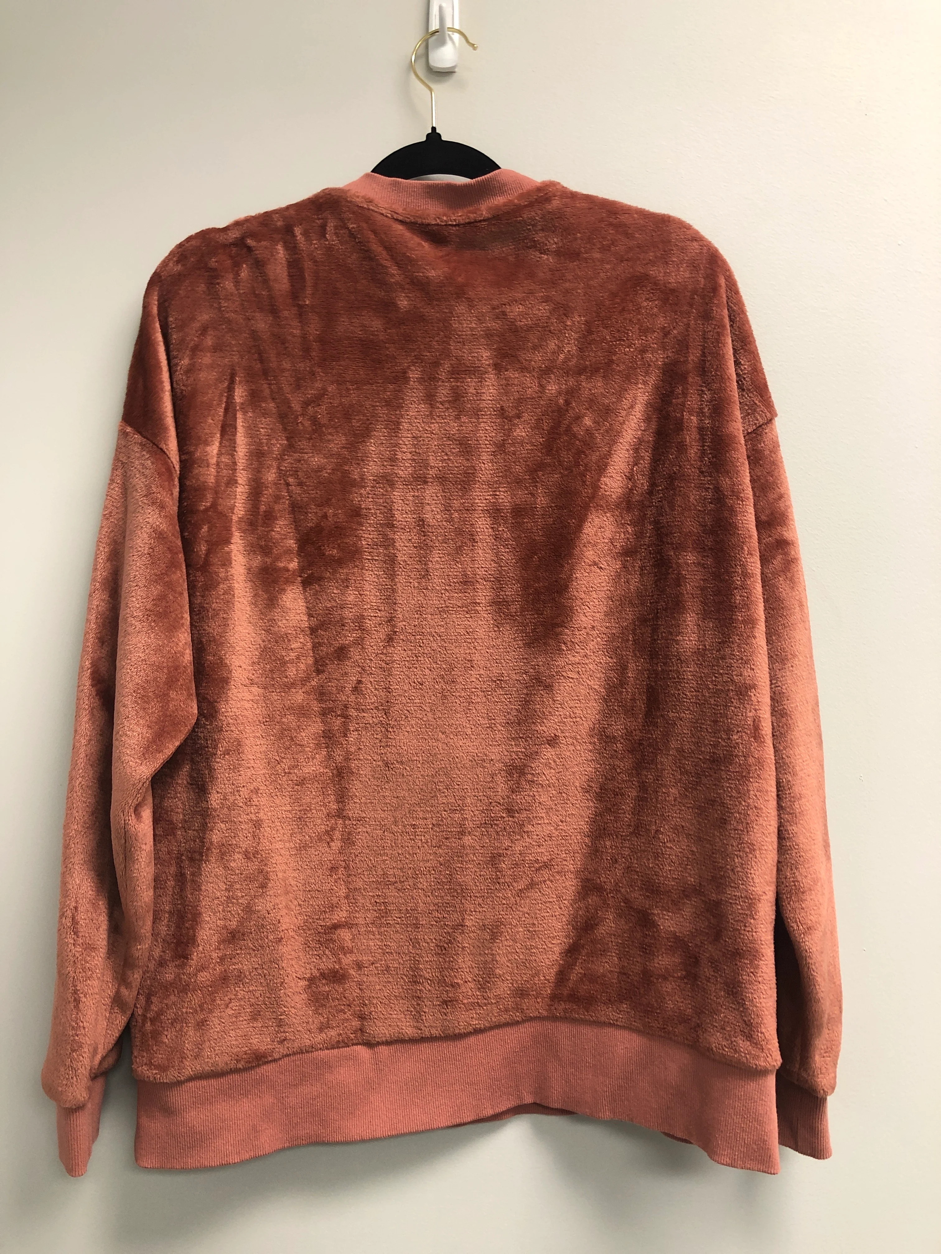 Outlet 6946 - Latched Mama Fleece Snap Nursing Pullover - Dark Mauve - Medium - Image 3