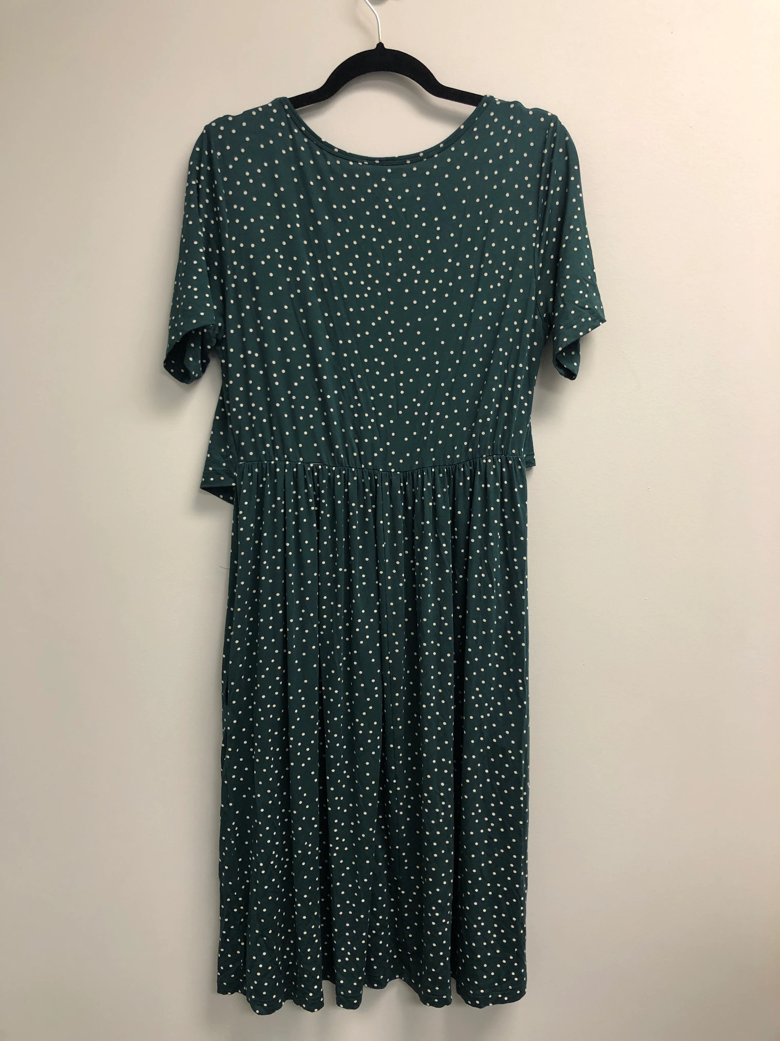 Outlet 6973 - Latched Mama Essential Boardwalk Nursing Dress - Forest Green Dots - Large - Image 2
