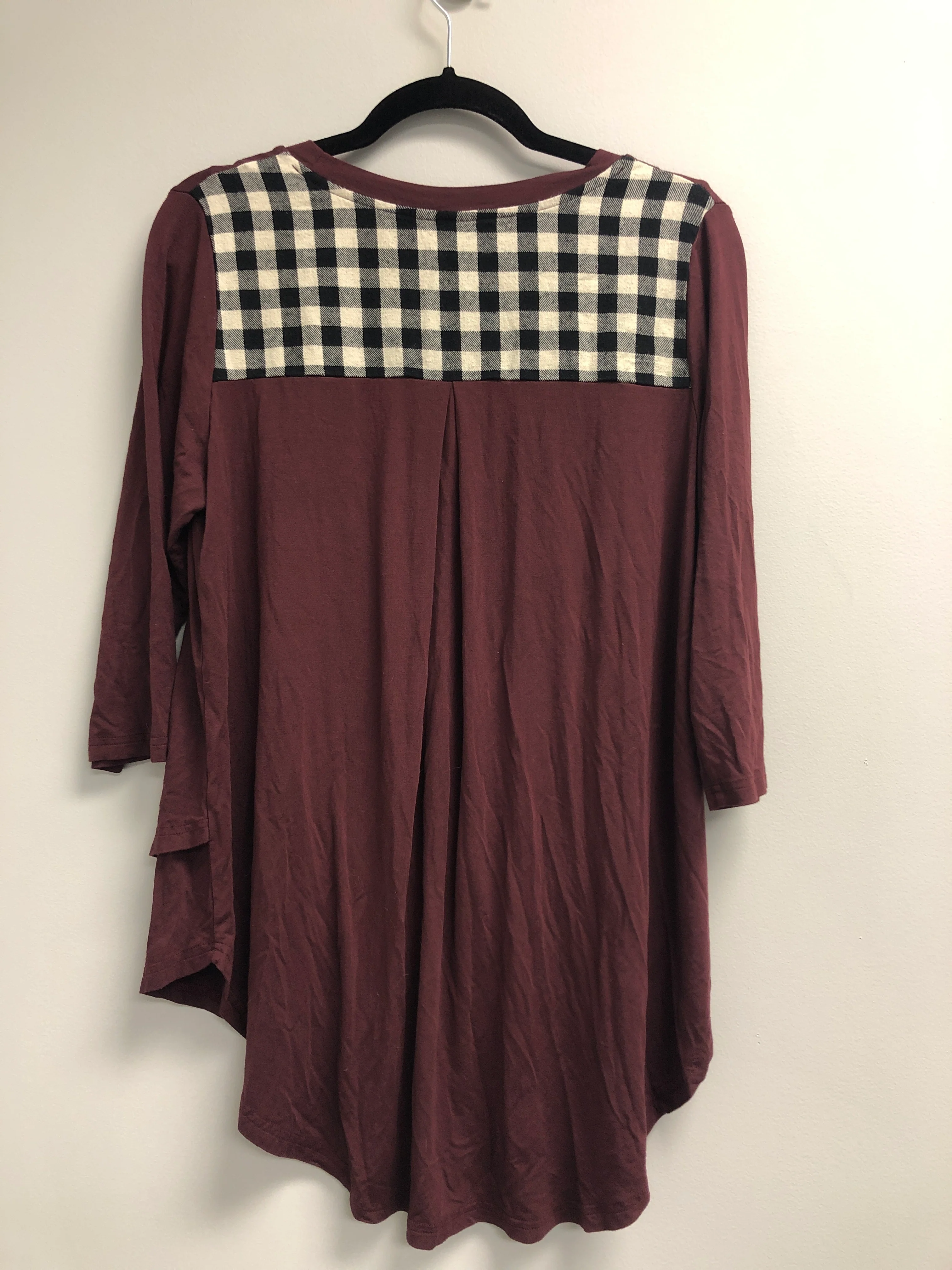 Outlet 7020 - Latched Mama 3/4 Sleeve Scoop Neck Printed Nursing Top - Final Sale - Wine - Large - Image 2