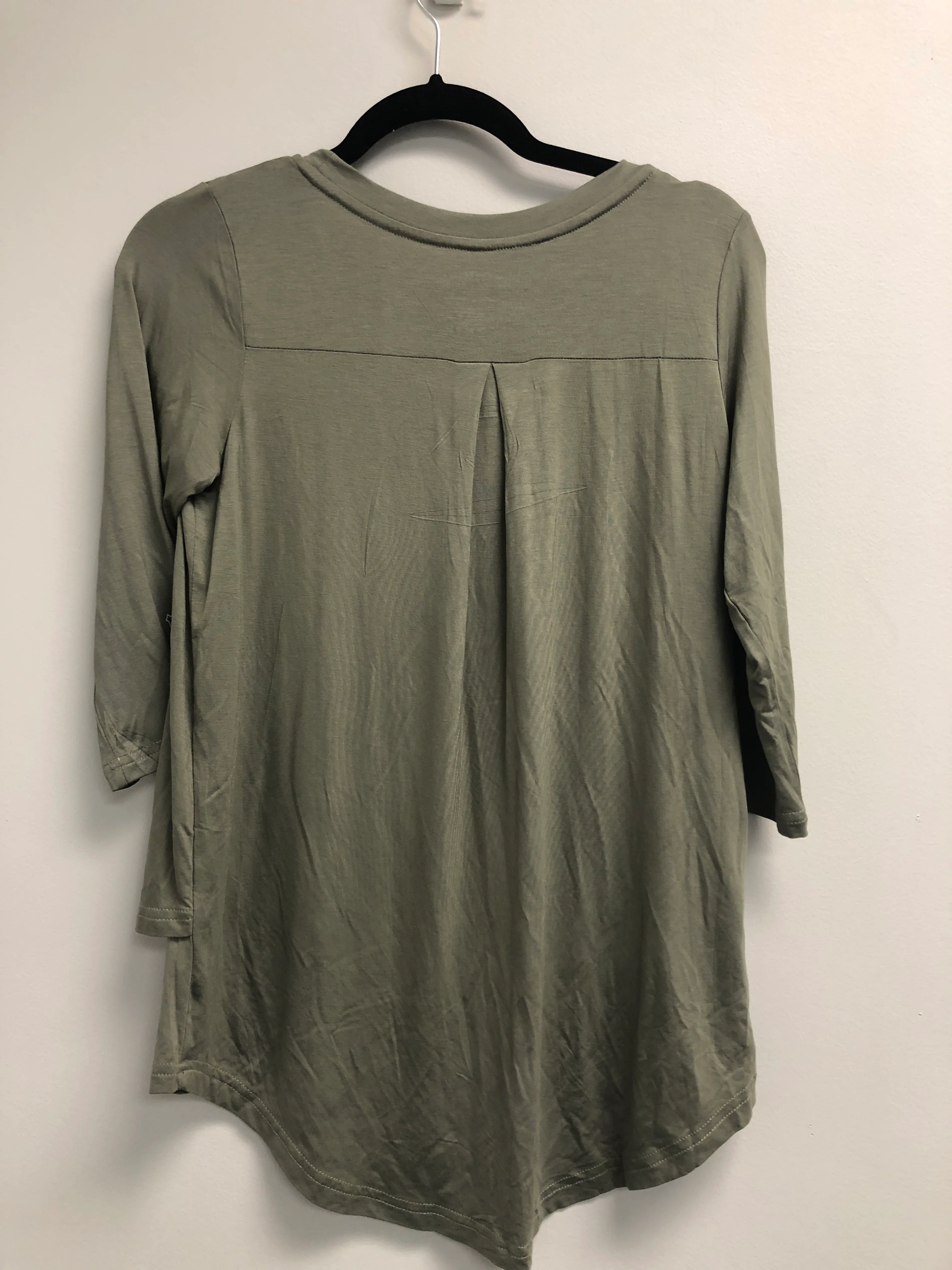 Outlet 7021 - Latched Mama 3/4 Sleeve Scoop Neck Nursing Top 2.0 - Moss - Extra Extra Small - Image 2