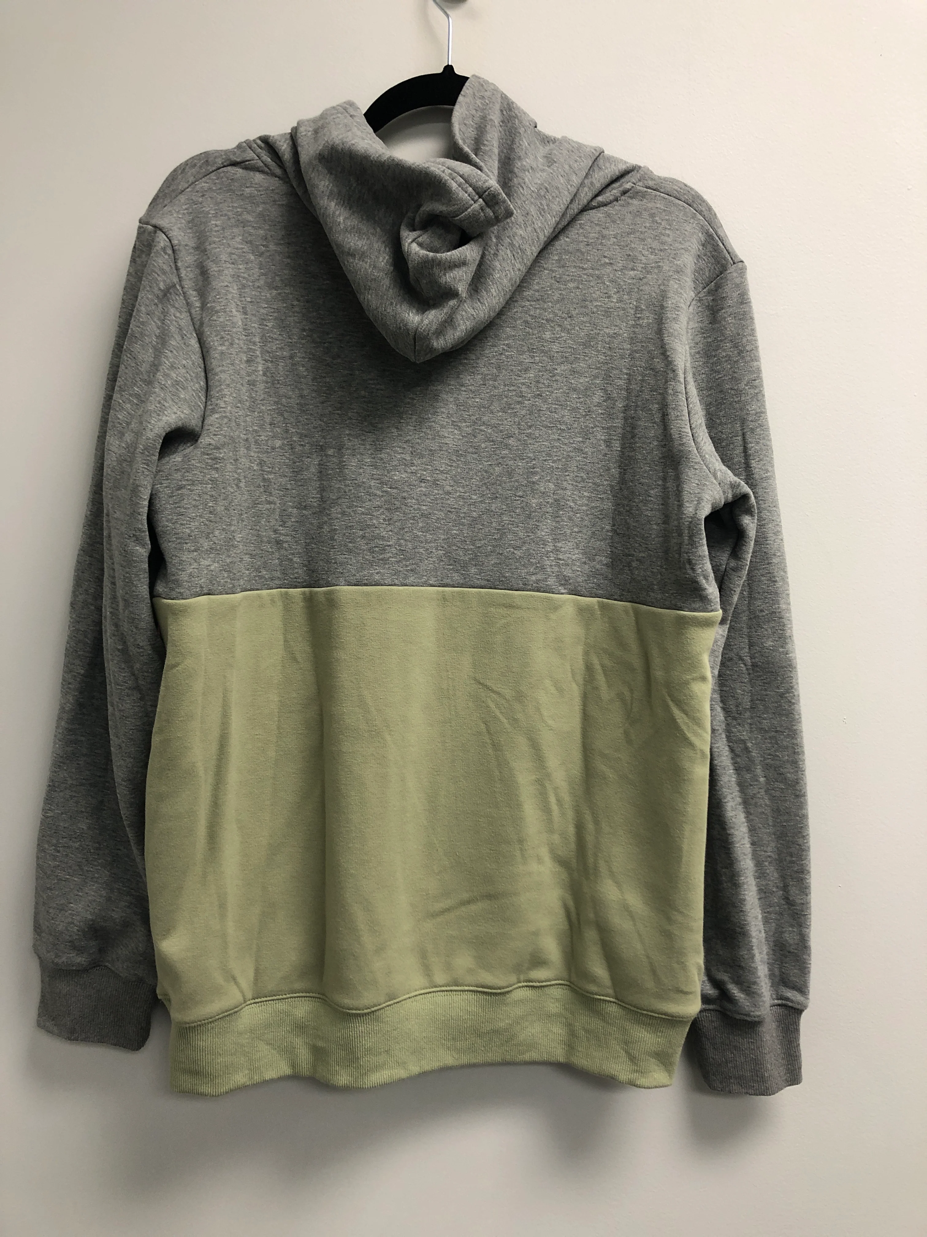 Outlet 7038 - Latched Mama Trailblazer Nursing Hoodie - Heather Grey/Fern - Large - Image 2