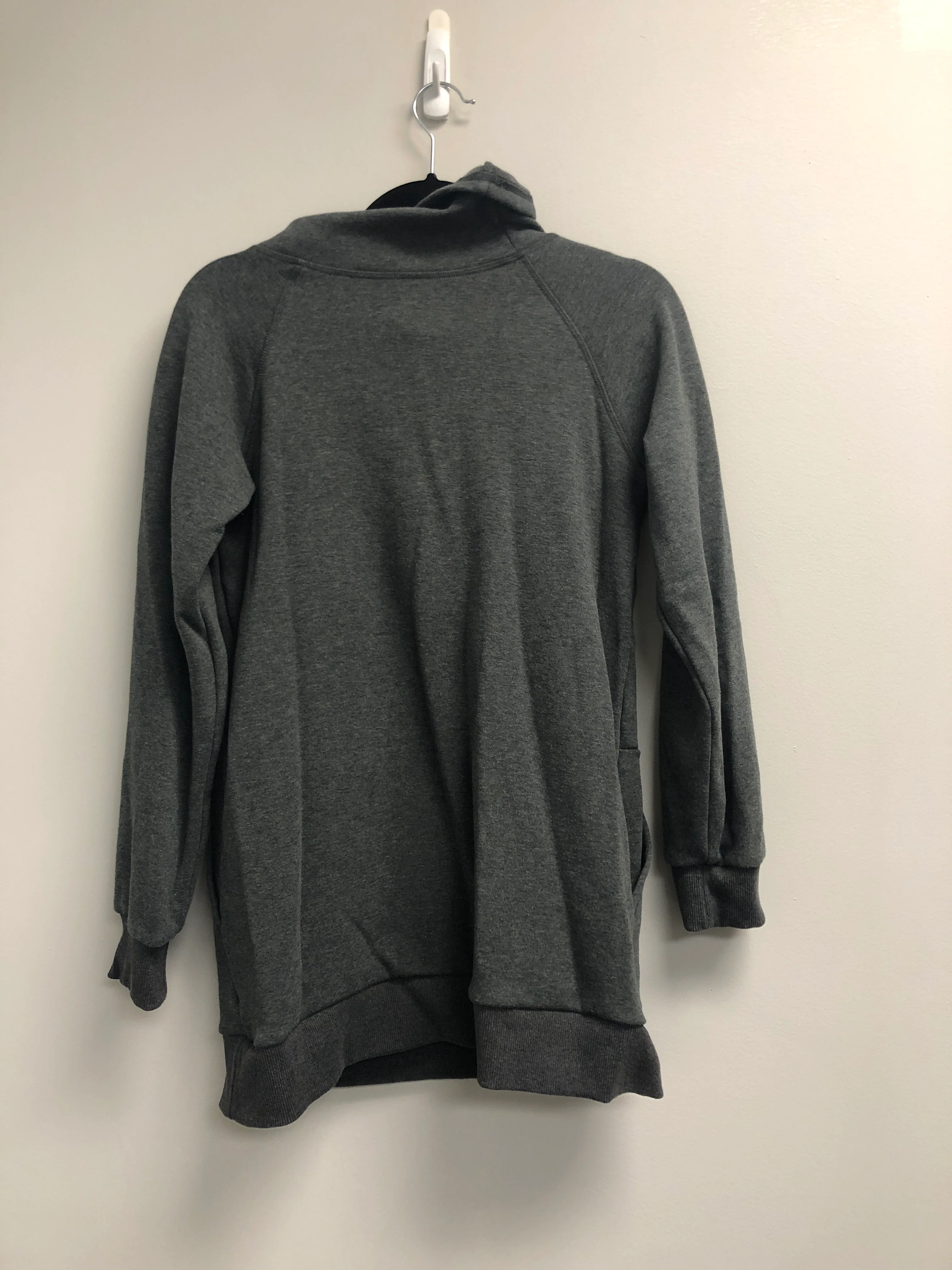 Outlet 7072 - Latched Mama Harbor Snap Nursing Pullover - Charcoal - Medium - Image 2