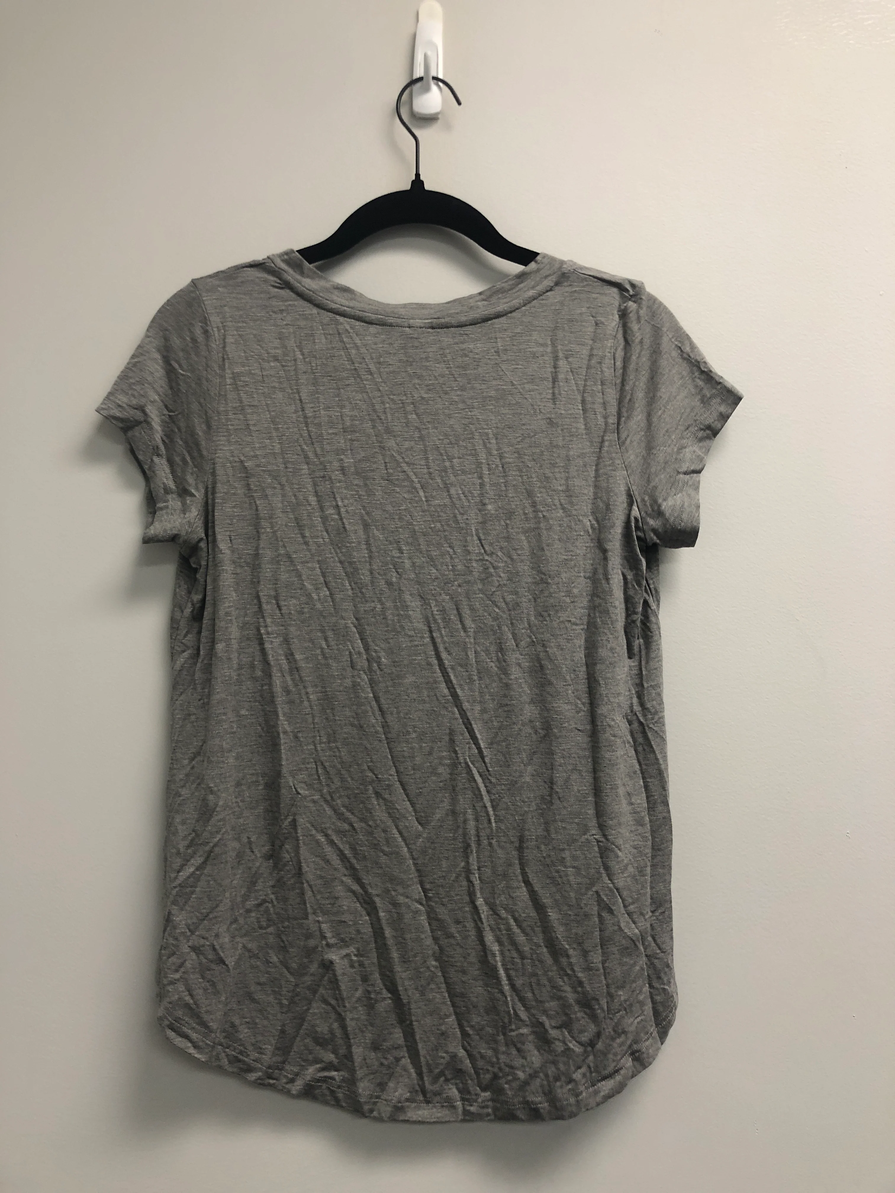 Outlet 7137 - V-Neck Boyfriend Nursing Tee - Light Grey - Extra Extra Small - Image 2