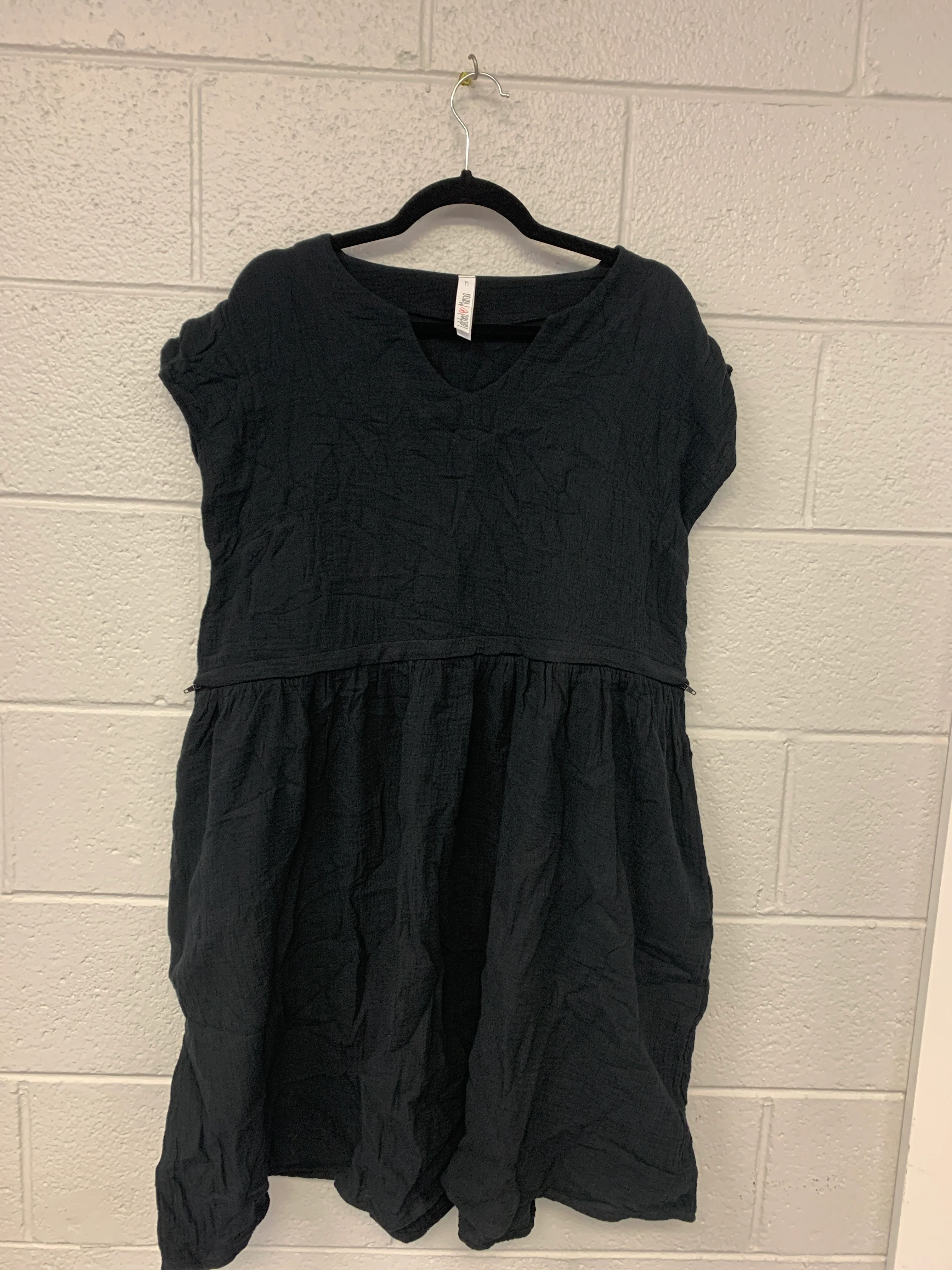 Outlet 7173 - Latched Mama Coastline Cotton Zip Nursing Dress - Black - Medium
